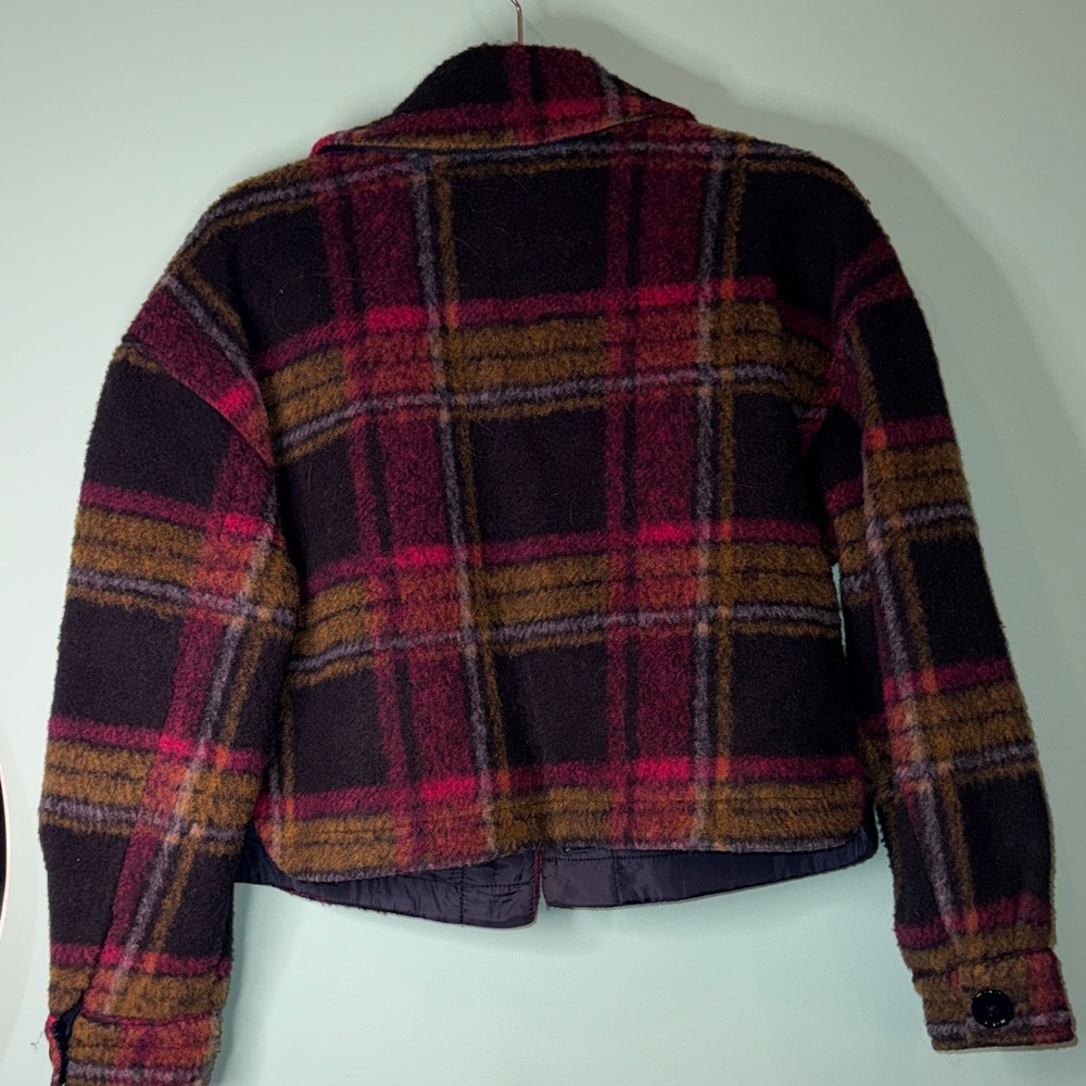 Nordstrom kids Plaid Cropped Jacket lined 
Bundle any girls items and save big - Picture 5 of 5